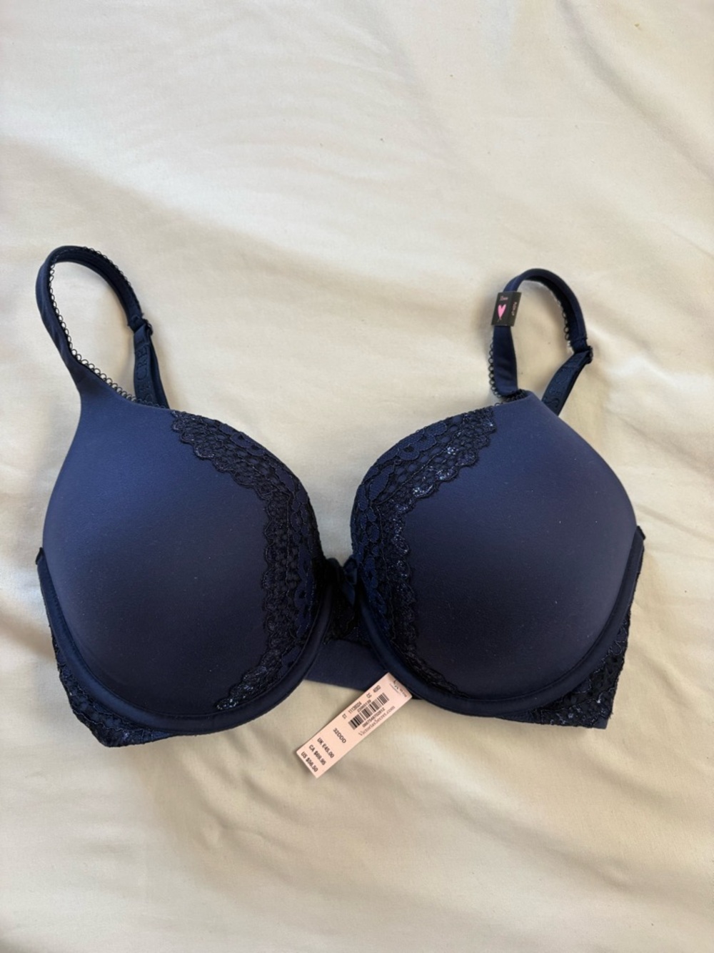 NWT Victoria’s Secret Push Up Bra - 32DDD